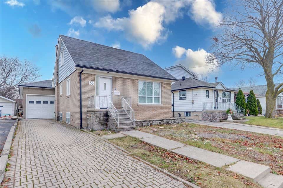 35 Cotton Avenue, Toronto, ON M1K 1Z5