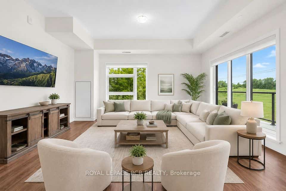 555 William Graham Drive #413, Aurora, ON L4G 3H9
