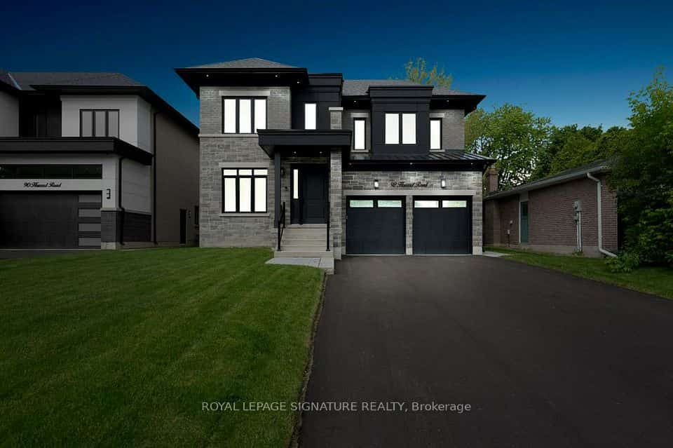 92 Howard Road, Newmarket, ON L3Y 3G7