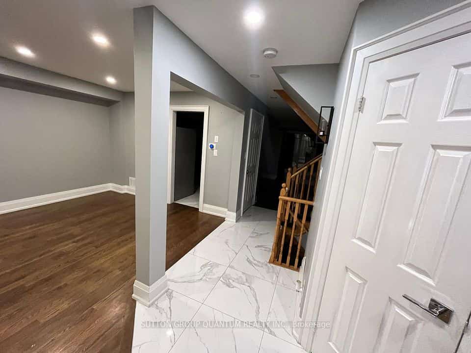 135 Mowat Crescent, Halton Hills, ON L7G 6A8