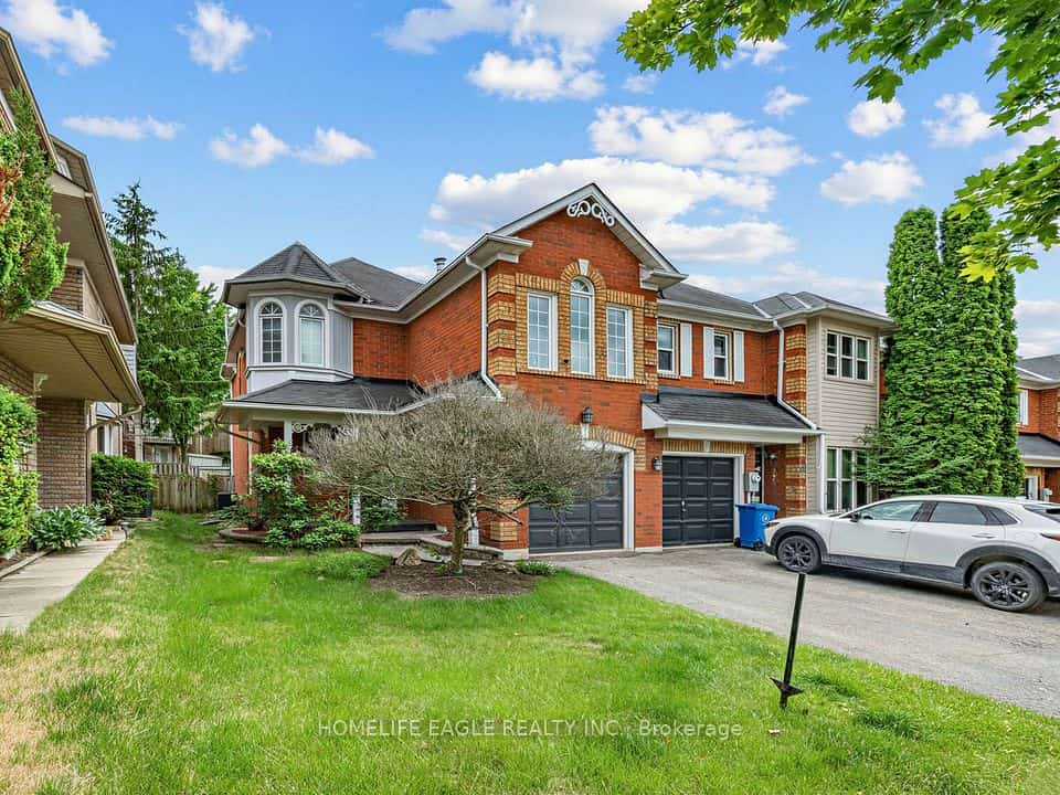 101 Downey Circle, Aurora, ON L4G 7E8
