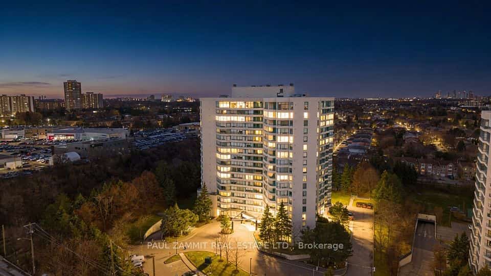 7250 Yonge Street #911, Vaughan, ON L4J 7X1