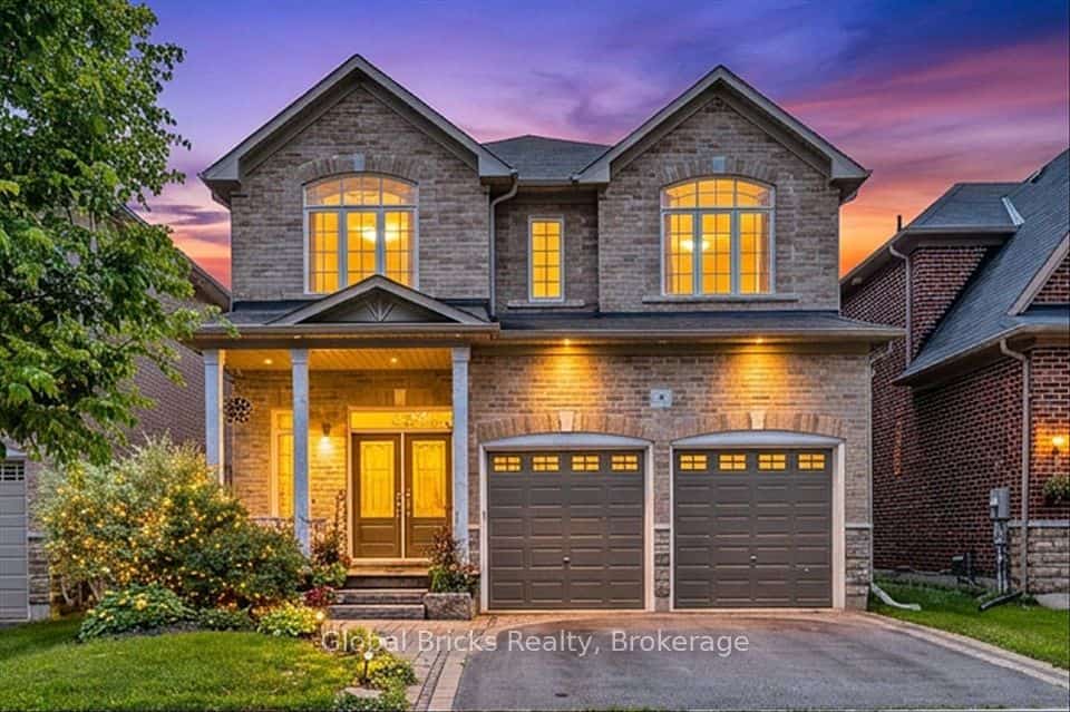 47 Holyrod Drive, Clarington, ON L1E 0G4