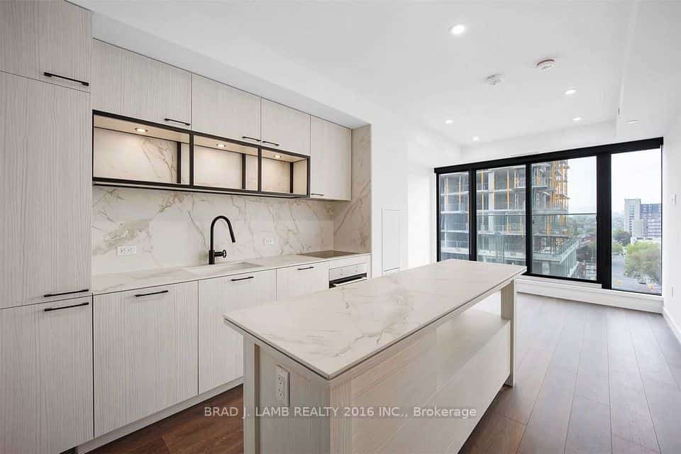 505 Richmond Street W #717, Toronto, ON M5V 1Y3