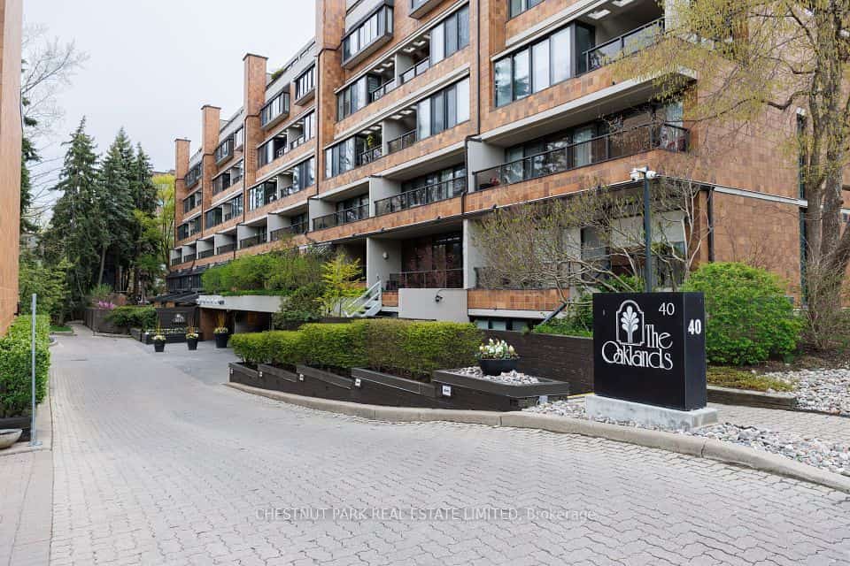 40 Oaklands Avenue #203, Toronto, ON M4V 2Z3