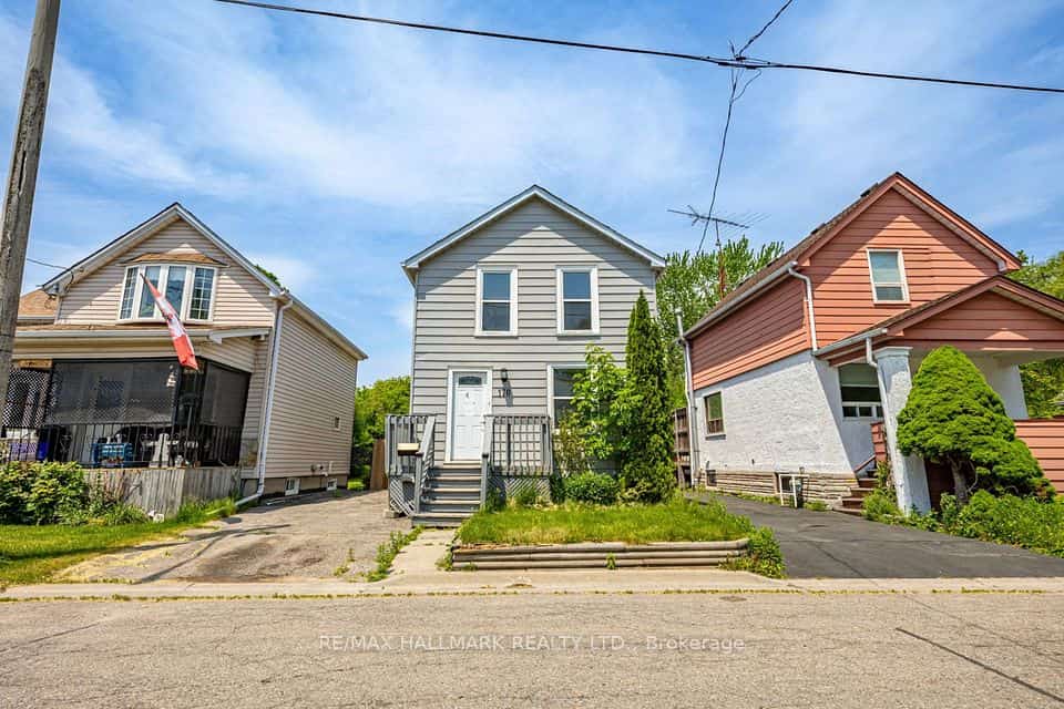 170 Elliott Street, Oshawa, ON L1J 2B1