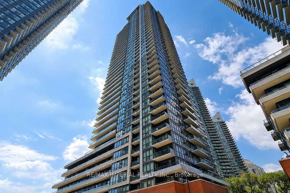 2212 Lake Shore Boulevard W #3001, Toronto, ON M8V 0C2