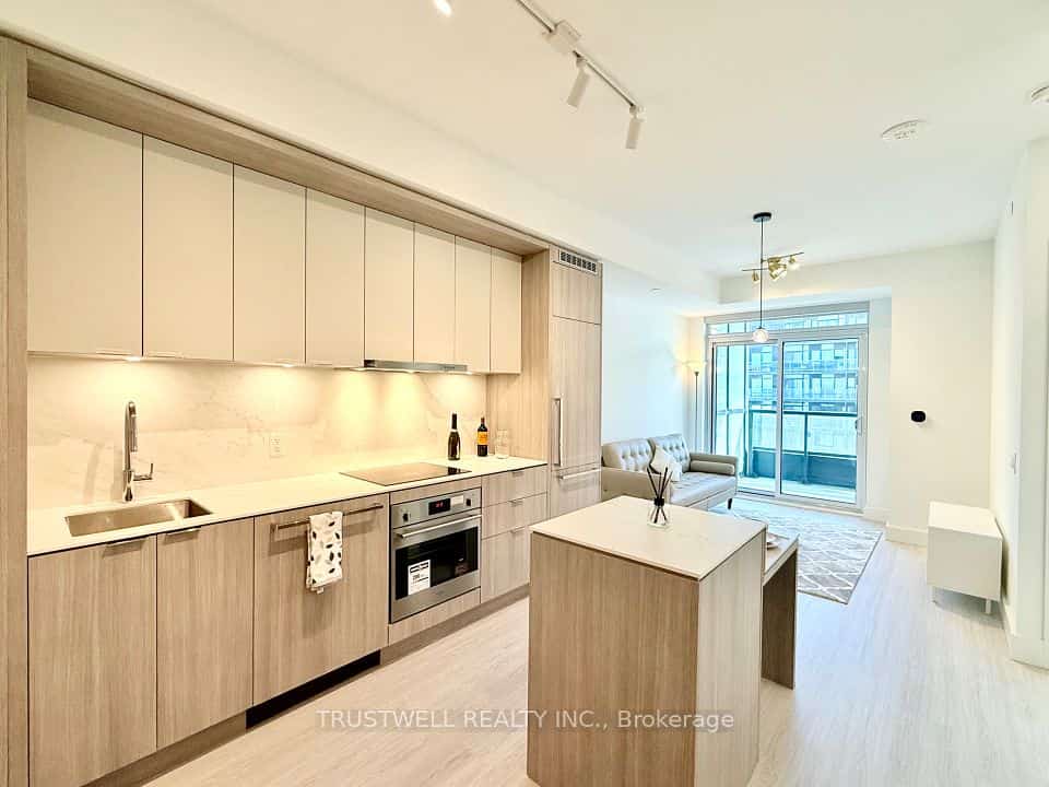 Bayview At The Village, Toronto