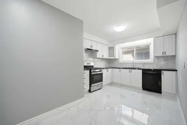 53 Farmhill Court, Toronto, ON M1B 2M1