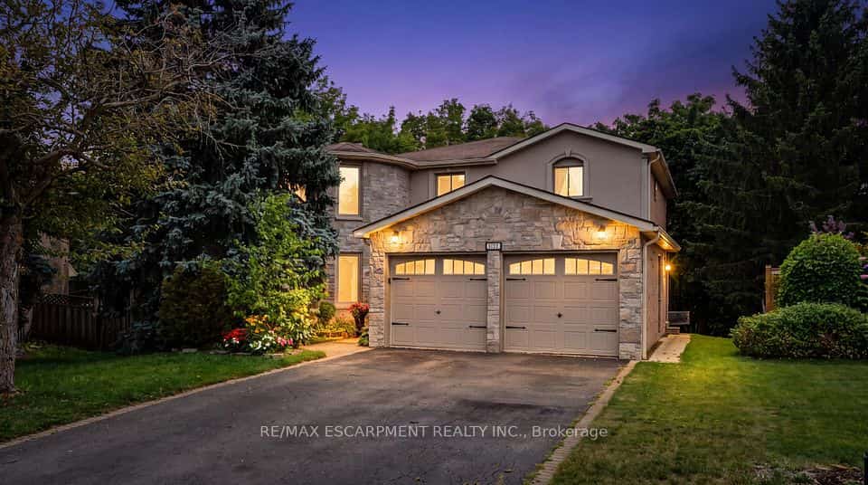 5172 Hidden Valley Court, Mississauga, ON L5M 3P1