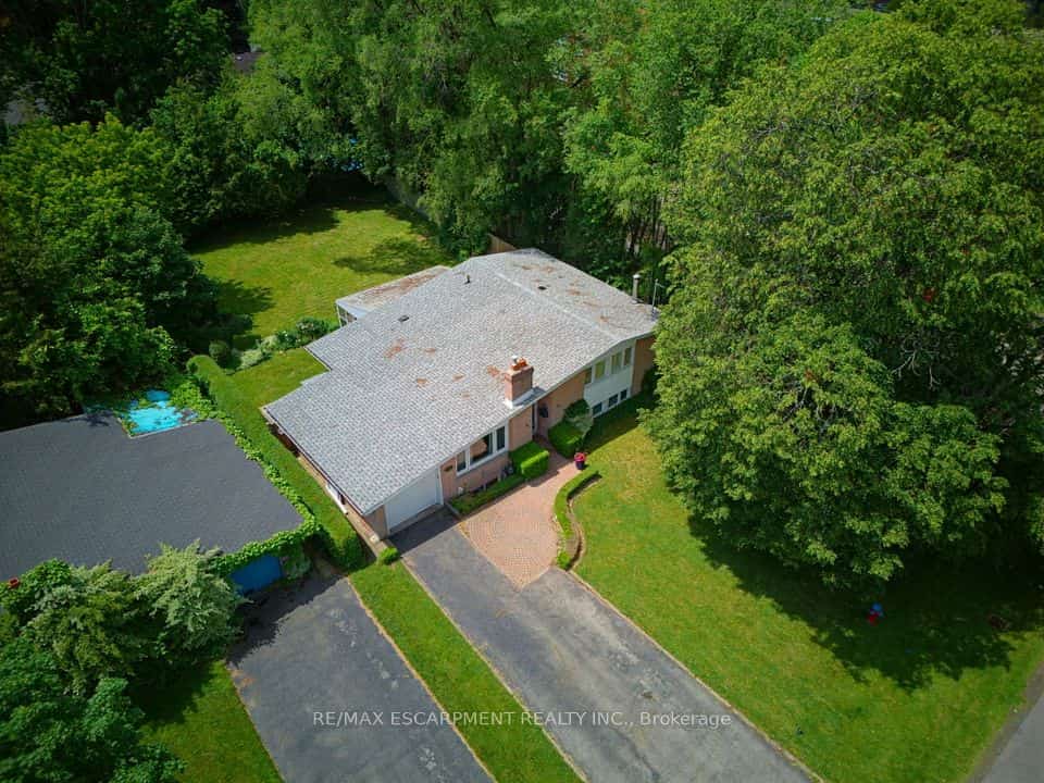 320 River Side Drive, Oakville, ON L6K 3N4