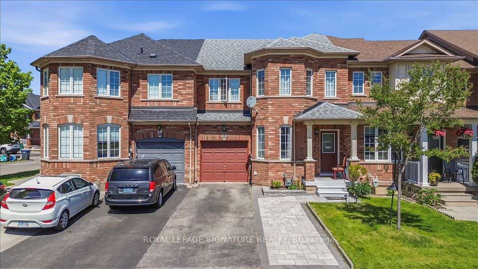 28 Pompano Place, Brampton, ON L6P 1N5