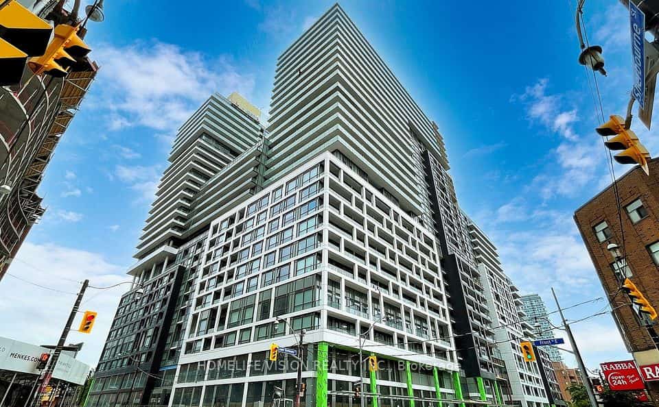 70 Princess Street #1724, Toronto, ON M5A 0X6