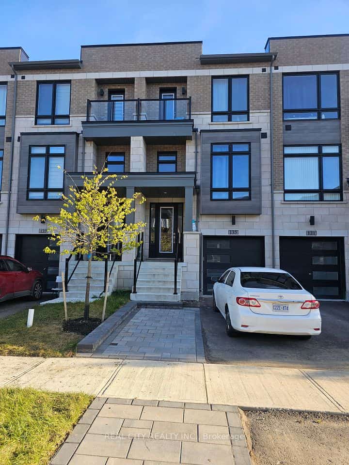 135 Farooq Boulevard, Vaughan, ON L4L 1A6