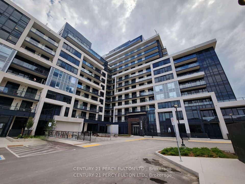 3200 William Coltson Avenue #512, Oakville, ON L6H 7W6