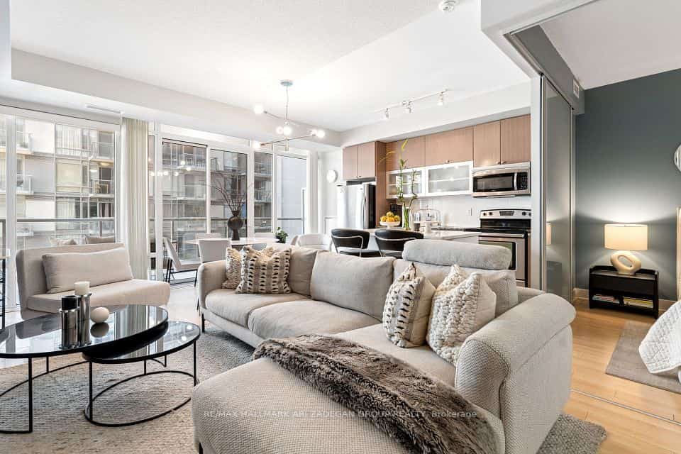 90 Stadium Road #430, Toronto, ON M5V 3W5