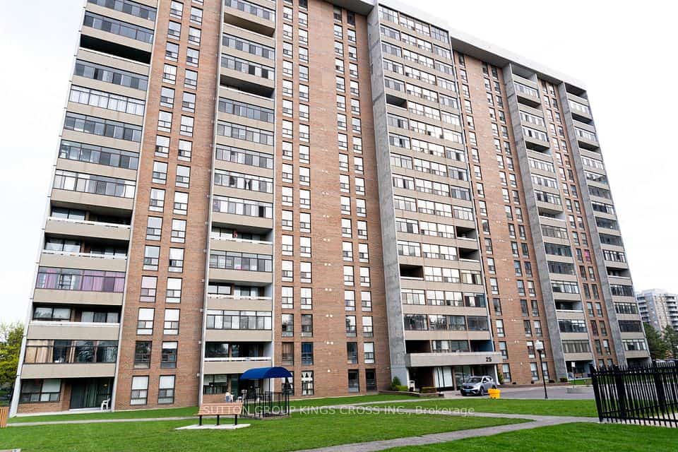25 Kensington Road #1007, Brampton, ON L6T 3W8