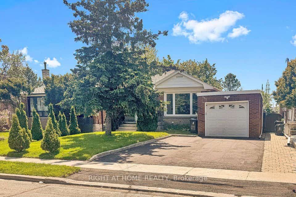 22 Lingarde Drive, Toronto, ON M1R 1X6