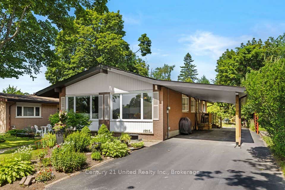 1225 Milburn Street, Peterborough, ON K9H 6P3