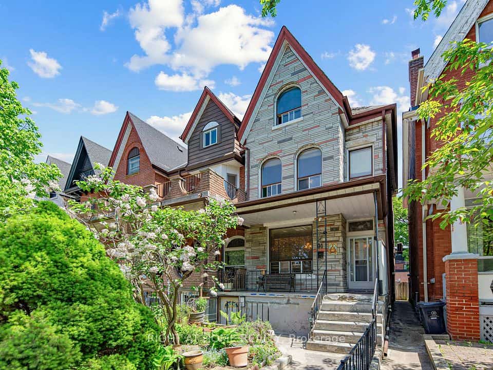 91 Borden Street, Toronto, ON M5S 2M8