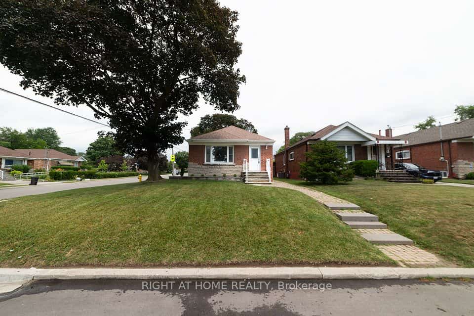 2 Midholm Drive, Toronto, ON M1K 3A9