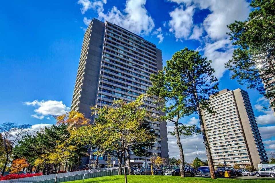 715 Don Mills Road #1002, Toronto, ON M3C 1S4