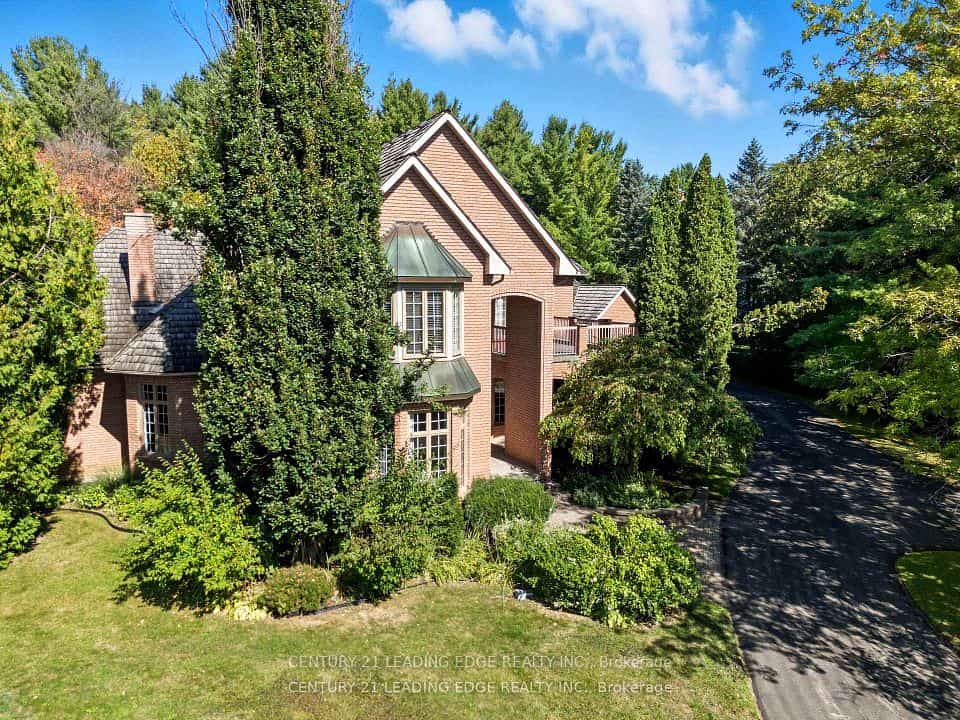 8 Bunhill Court, Ajax, ON L1Z 1X5