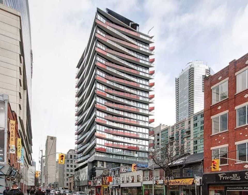 215 Queen Street W #807, Toronto, ON M5V 0P5