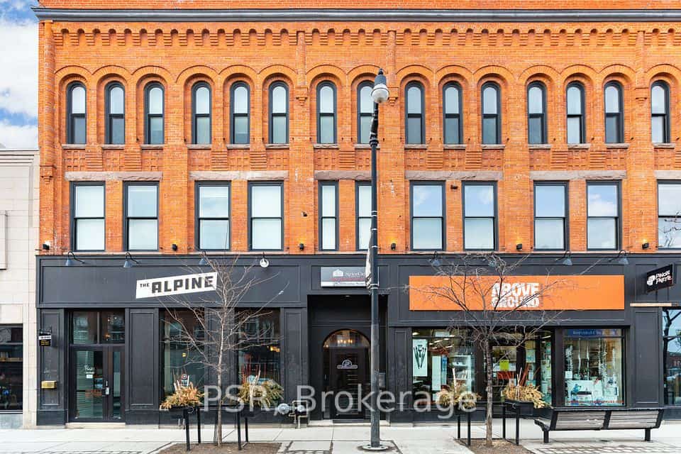 2870 Dundas Street W #212, Toronto, ON M6P 1Y8