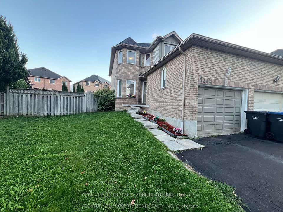 3242 Tortola Court, Mississauga, ON L5N 7C4