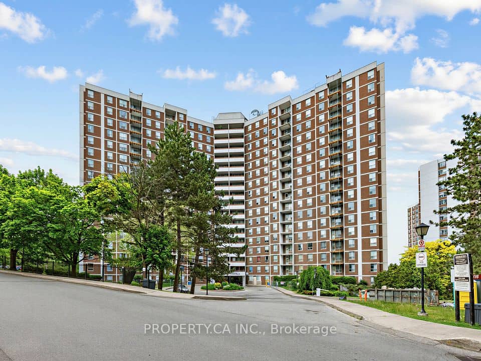 10 Edgecliffe Golfway, Toronto