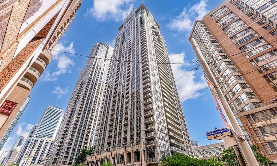 761 Bay Street #2809, Toronto, ON M5G 2R2