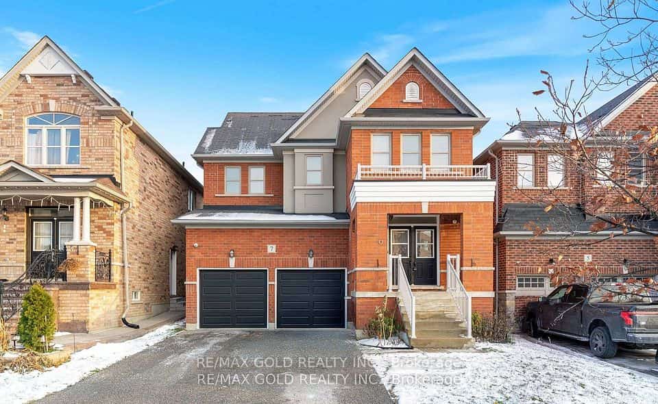7 Gardenbrooke Trail, Brampton, ON L6P 3L1