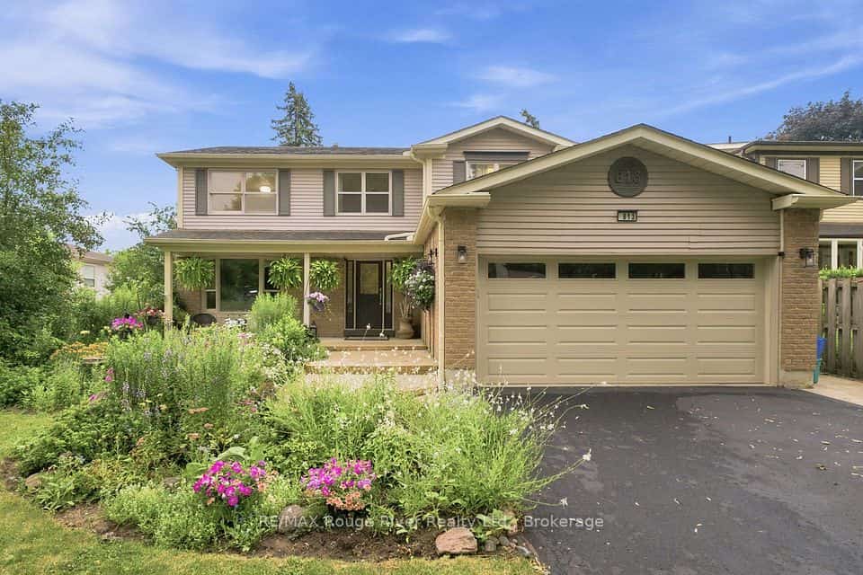 813 Ironwood Court, Whitby, ON L1N 6S3