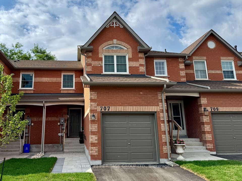 707 Caradonna Crescent, Newmarket, ON L3X 1W5