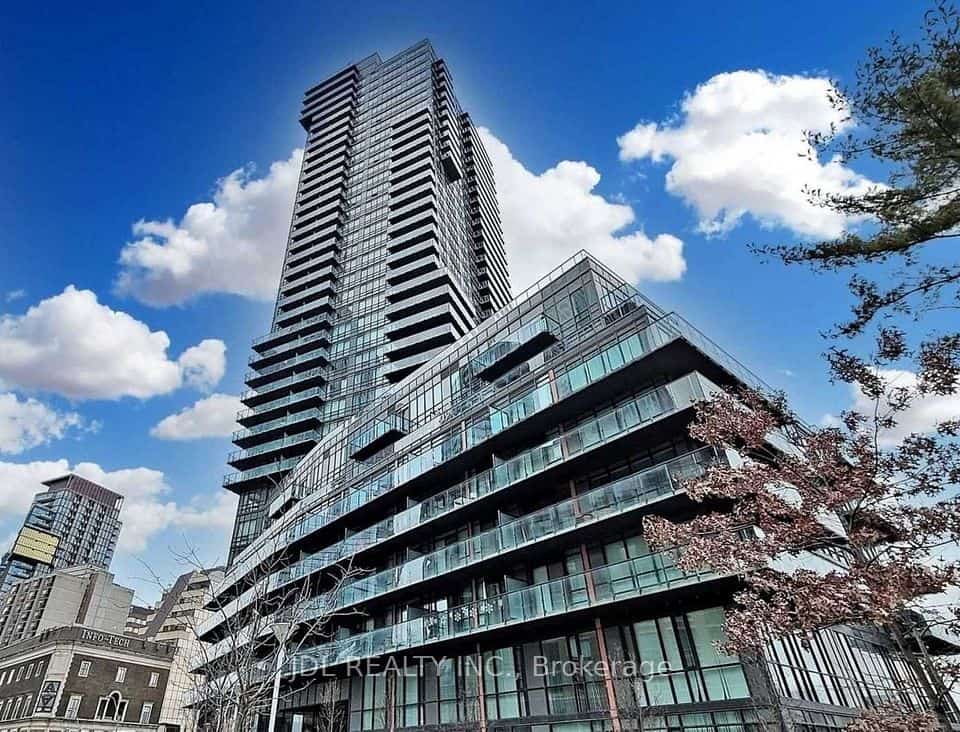825 Church Street #2202, Toronto, ON M4W 3Z4
