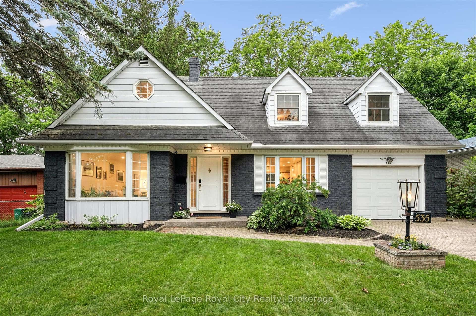 535 Sprucehill Avenue, Waterloo, ON N2L 4V8