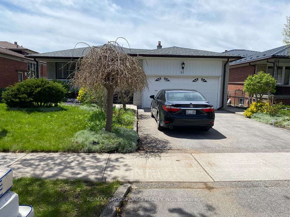 91 Bickerton Crescent, Toronto, ON M2J 3T2