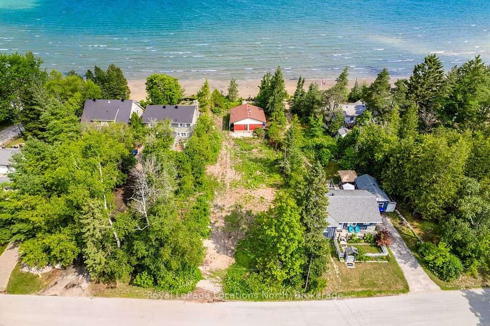 1864 Shore Lane, Wasaga Beach, ON L9Z 1V2