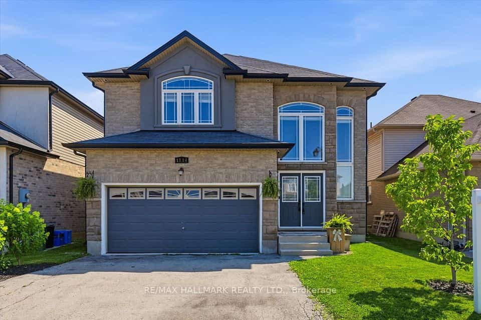 1334 Upper Paradise Road, Hamilton, ON L9B 0C3