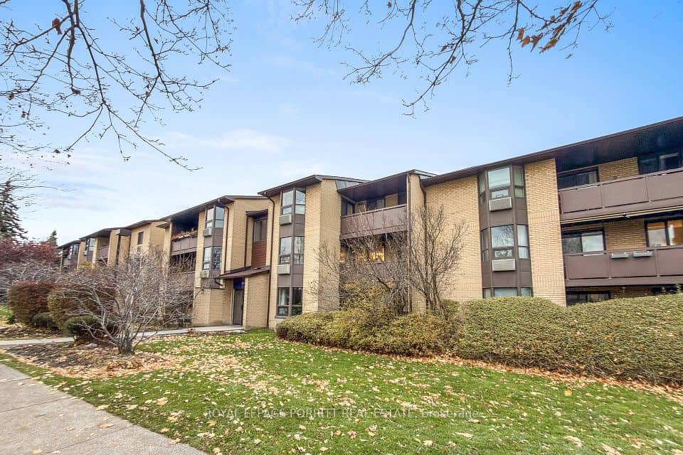 3835 Lake Shore Boulevard W, Toronto