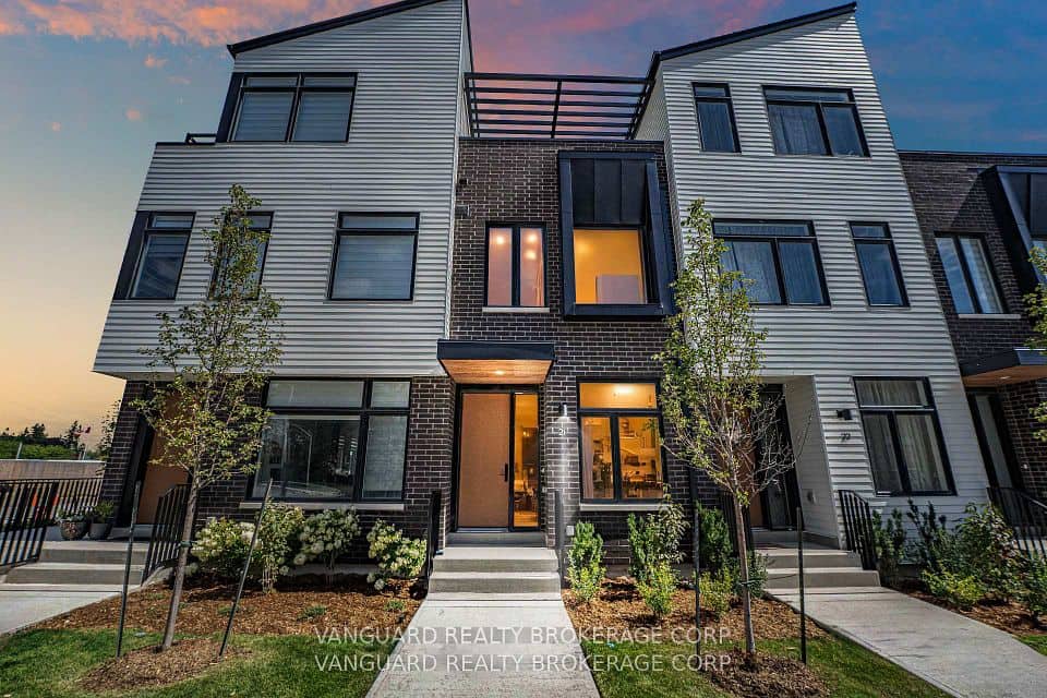 15 Lou Parsons Way, Mississauga
