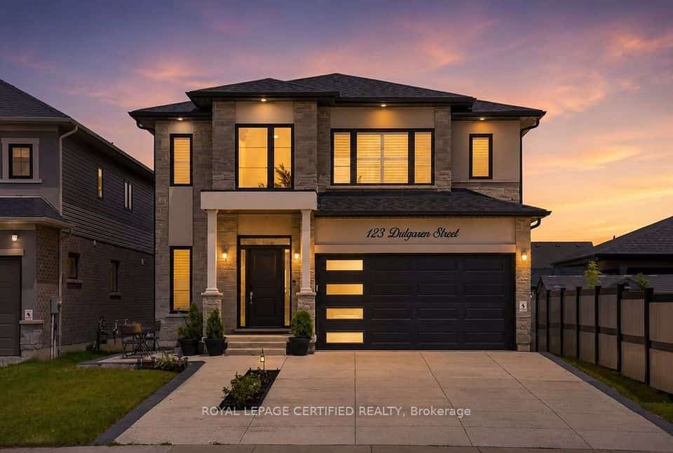 123 Dulgaren Street, Hamilton, ON L8W 3J5