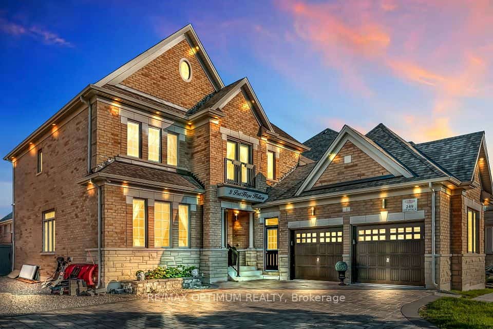 3 Port Hope Hollow, Brampton, ON L6Y 2Y9