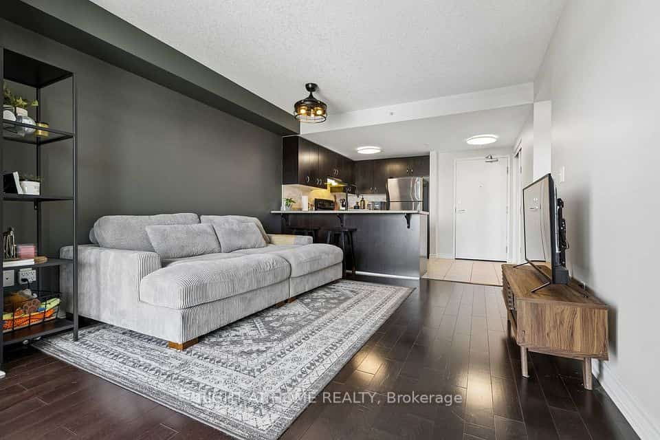 37 Goodwin Drive #404, Guelph, ON N1L 0E6
