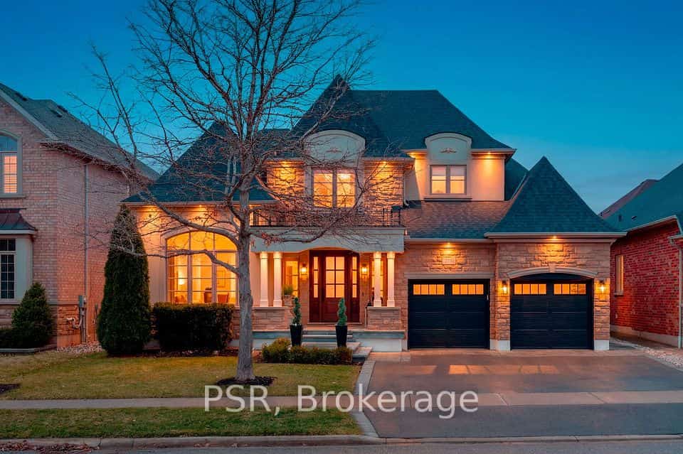 2040 Bingley Crescent, Oakville, ON L6M 0E4