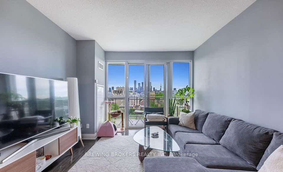1430 Yonge Street #704, Toronto, ON M4T 1Y6