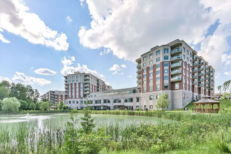 440 William Graham Drive #403, Aurora, ON L4G 7C7
