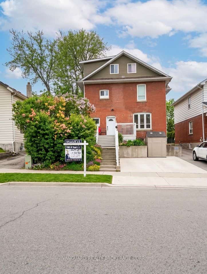 71 John Street E, Bradford West Gwillimbury, ON L3Z 1G3