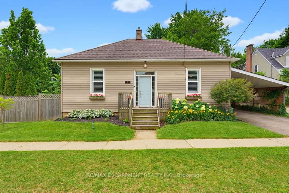57 Main Street N, Hamilton, ON L0R 2H0